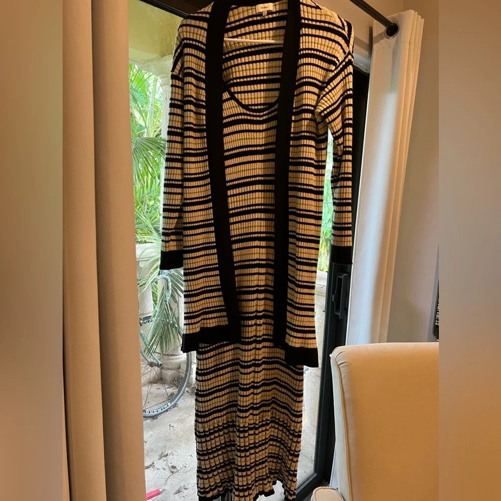 The Odells Viviana Set Sweater Tank Dress (small) cardigan (medium) - Picture 3 of 7